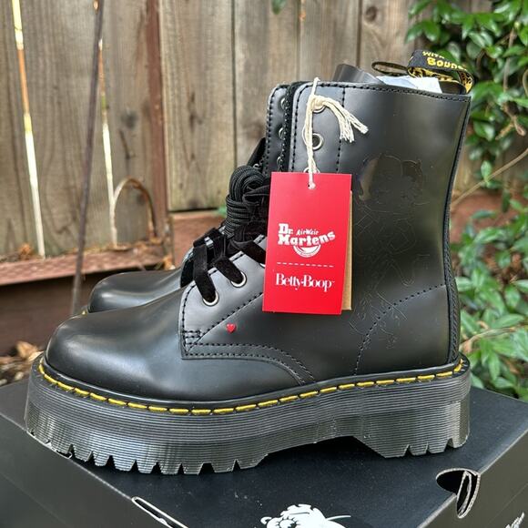 NEW Dr. Martens Black Betty Boop Jadon Boots Women's Size 8 US / 6 UK NIB - Picture 4 of 16